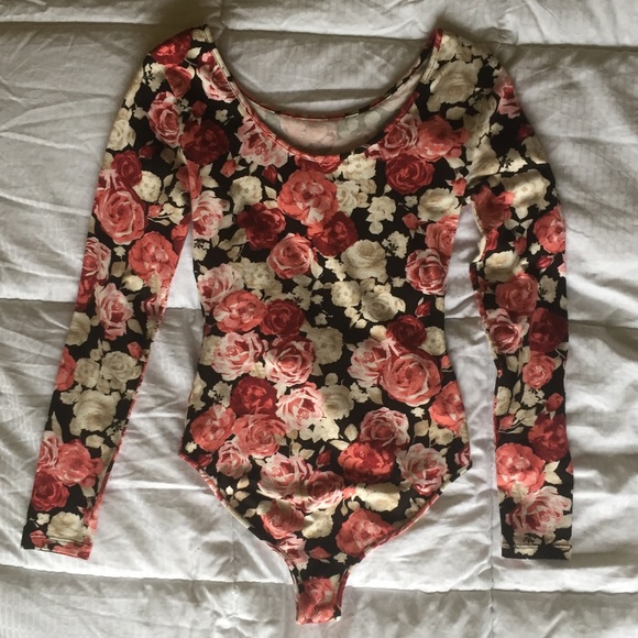 Forever 21 Tops - Forever 21 floral print long sleeve body suit